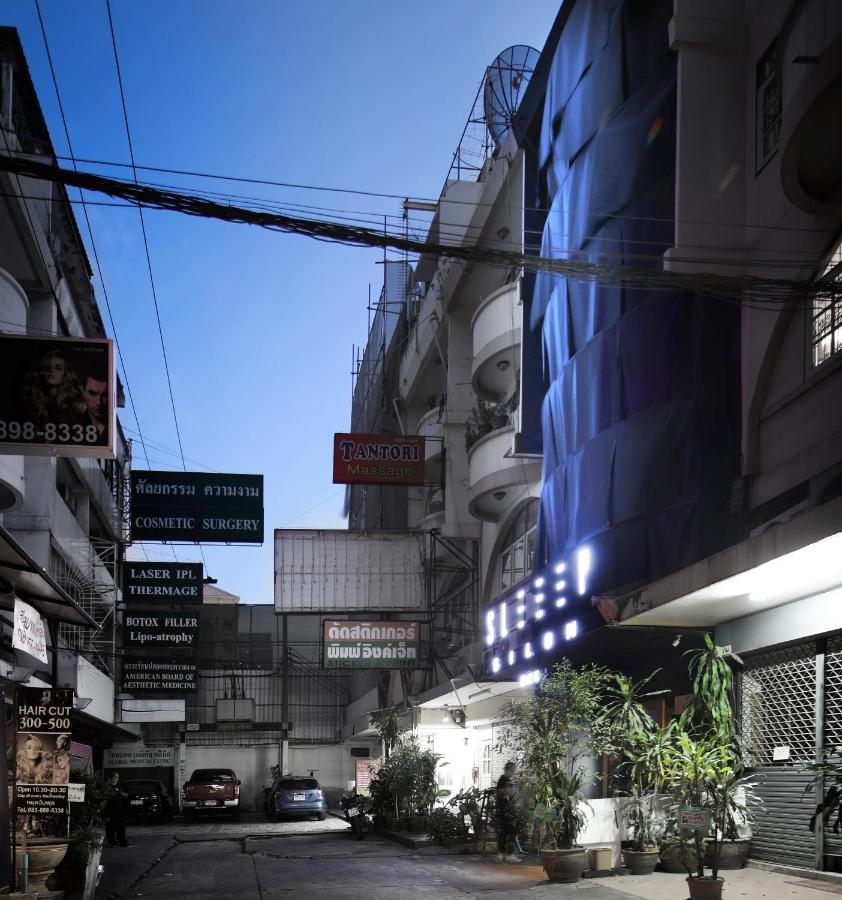 Hostel Sleeep Bkk Silom Bangkok Exterior foto